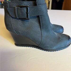 Reaction Kenneth Cole Storm Fog Wedge Boots